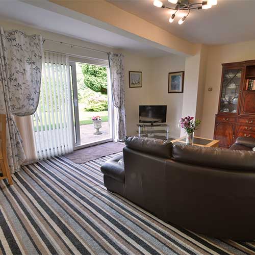 Paddocks Cottages  - Mimosa lounge